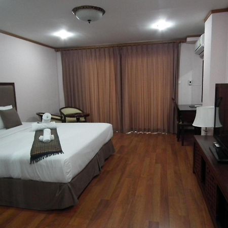 Апартаменты Abricole At Pattaya Hill Экстерьер фото
