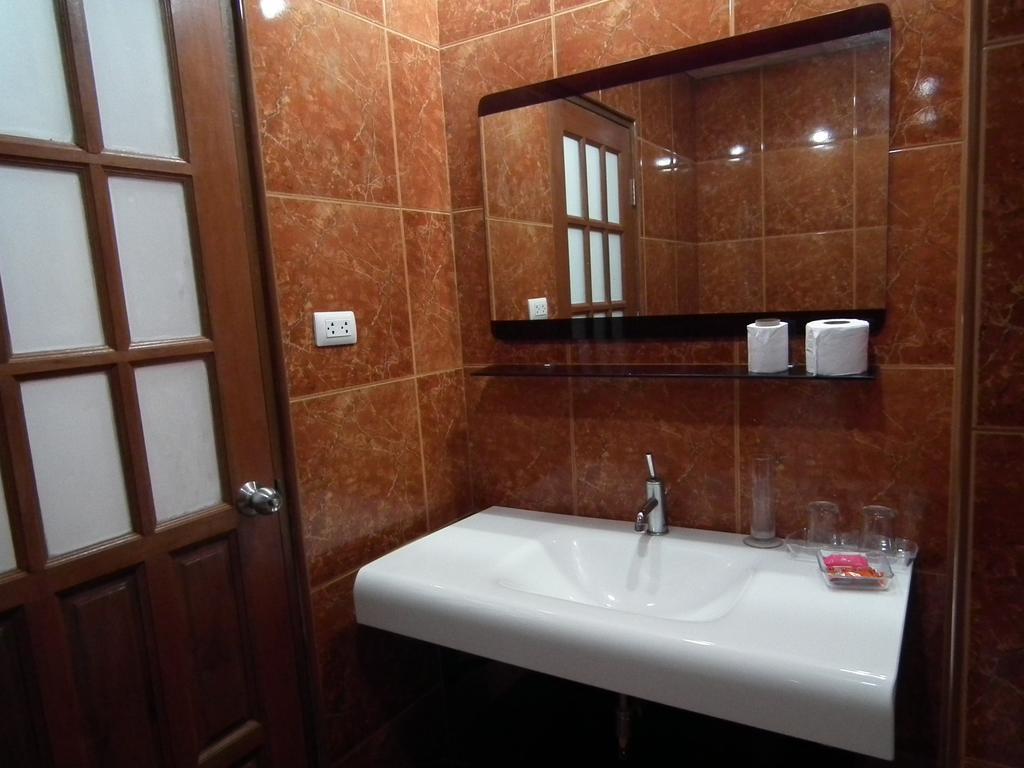 Апартаменты Abricole At Pattaya Hill Экстерьер фото
