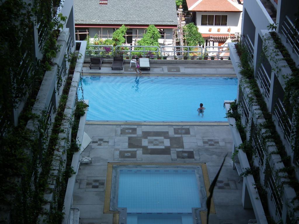 Апартаменты Abricole At Pattaya Hill Экстерьер фото