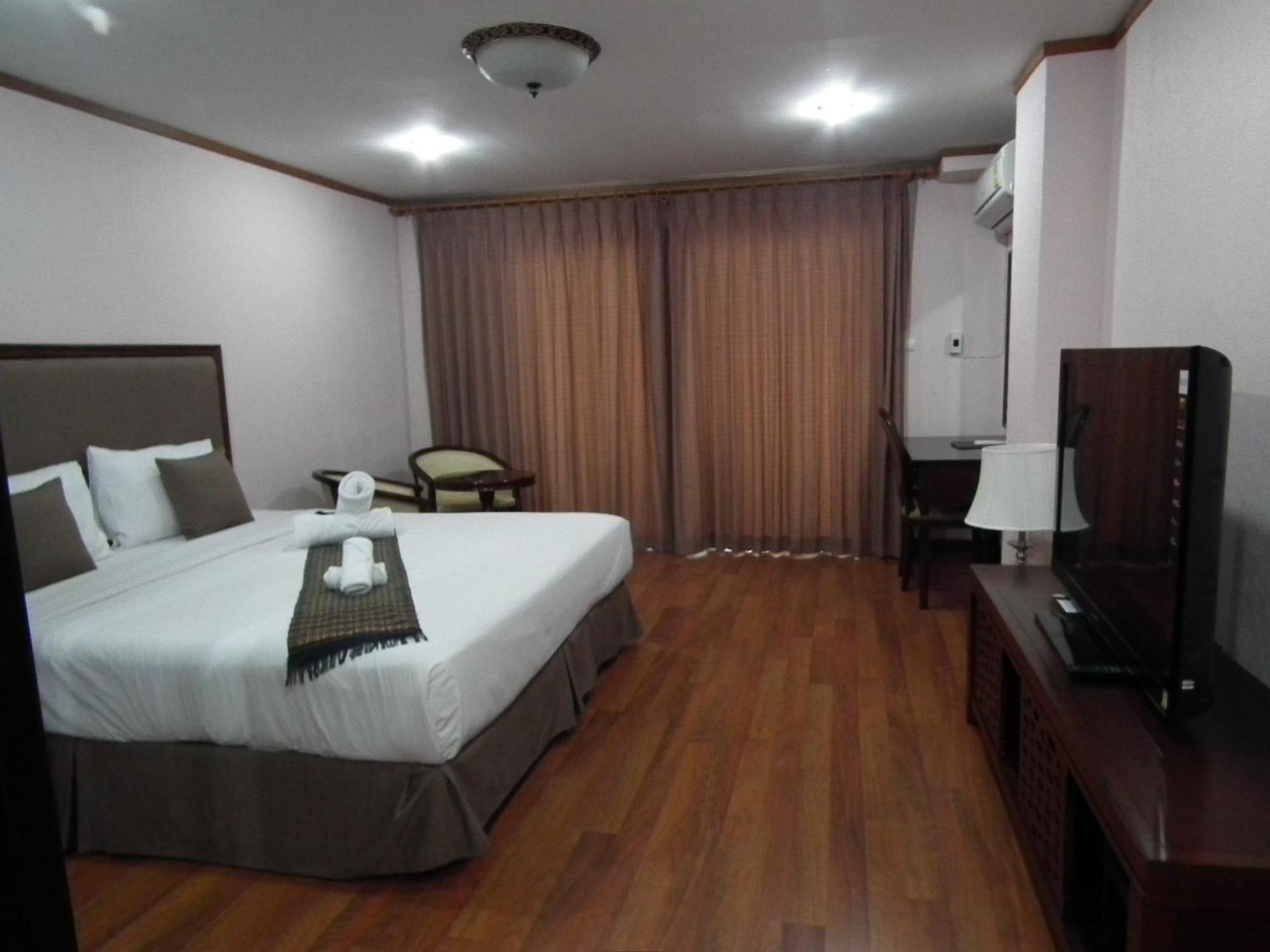Апартаменты Abricole At Pattaya Hill Экстерьер фото