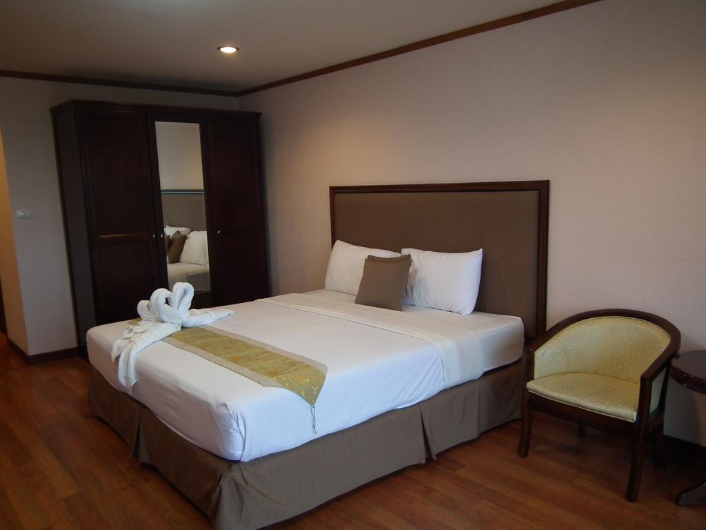Апартаменты Abricole At Pattaya Hill Экстерьер фото