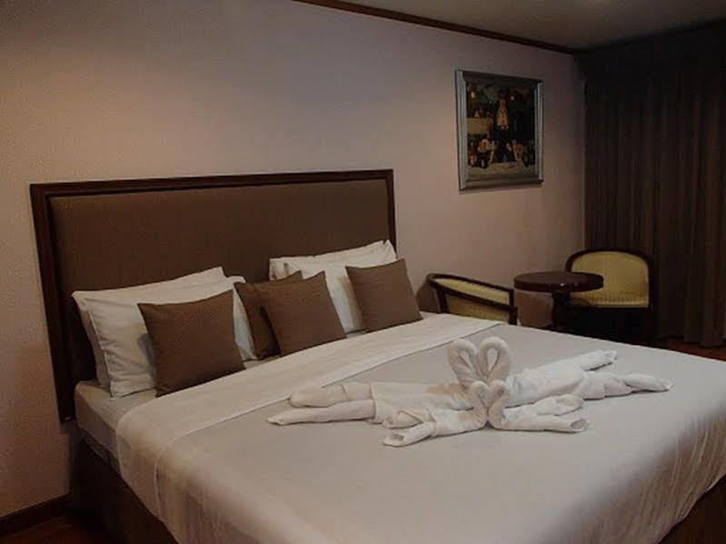 Апартаменты Abricole At Pattaya Hill Экстерьер фото