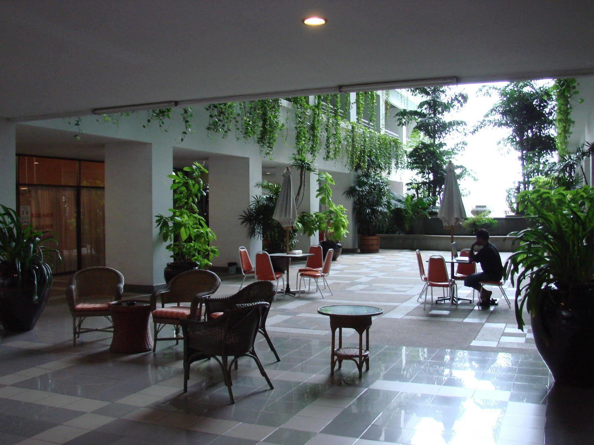 Апартаменты Abricole At Pattaya Hill Экстерьер фото